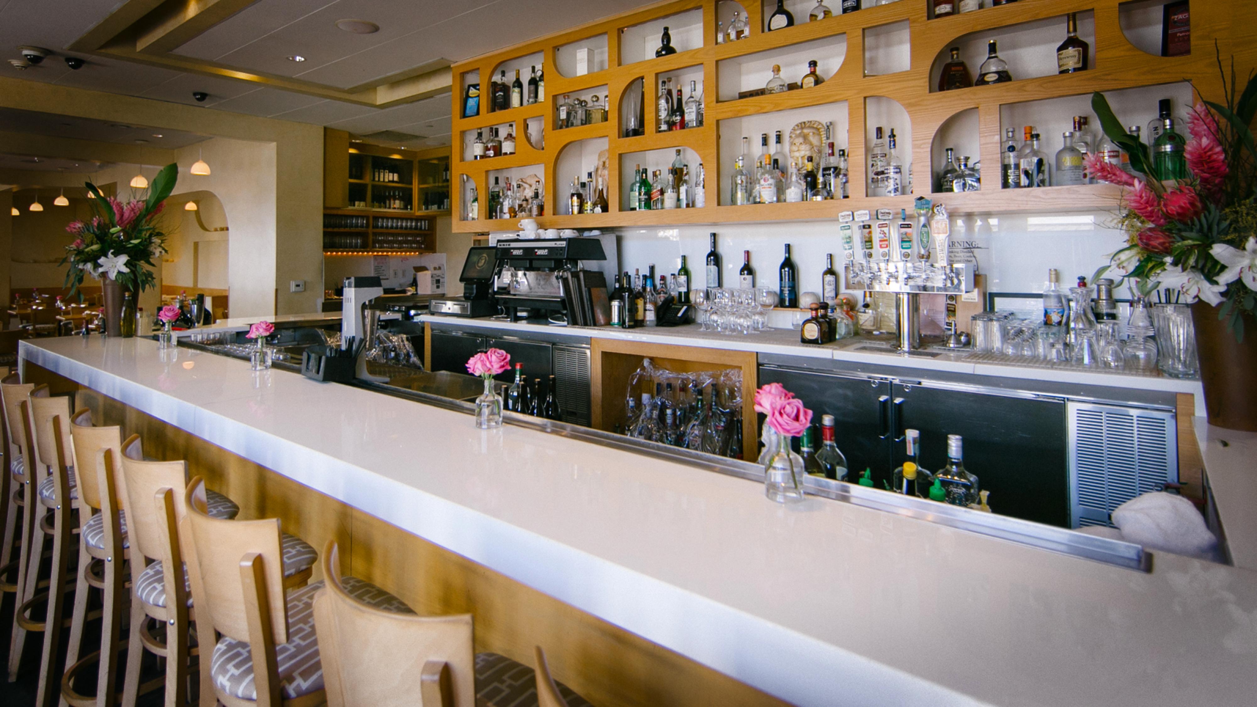 Petros Manhattan Beach Restaurant Bar